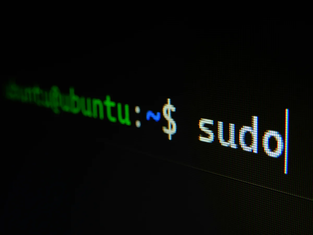 Anthropic zrazil týždenné limity Claude Code o 17 %. Vývojári presmerovávajú harness na GPT-5.6 Sol — tu sú vaše možnosti