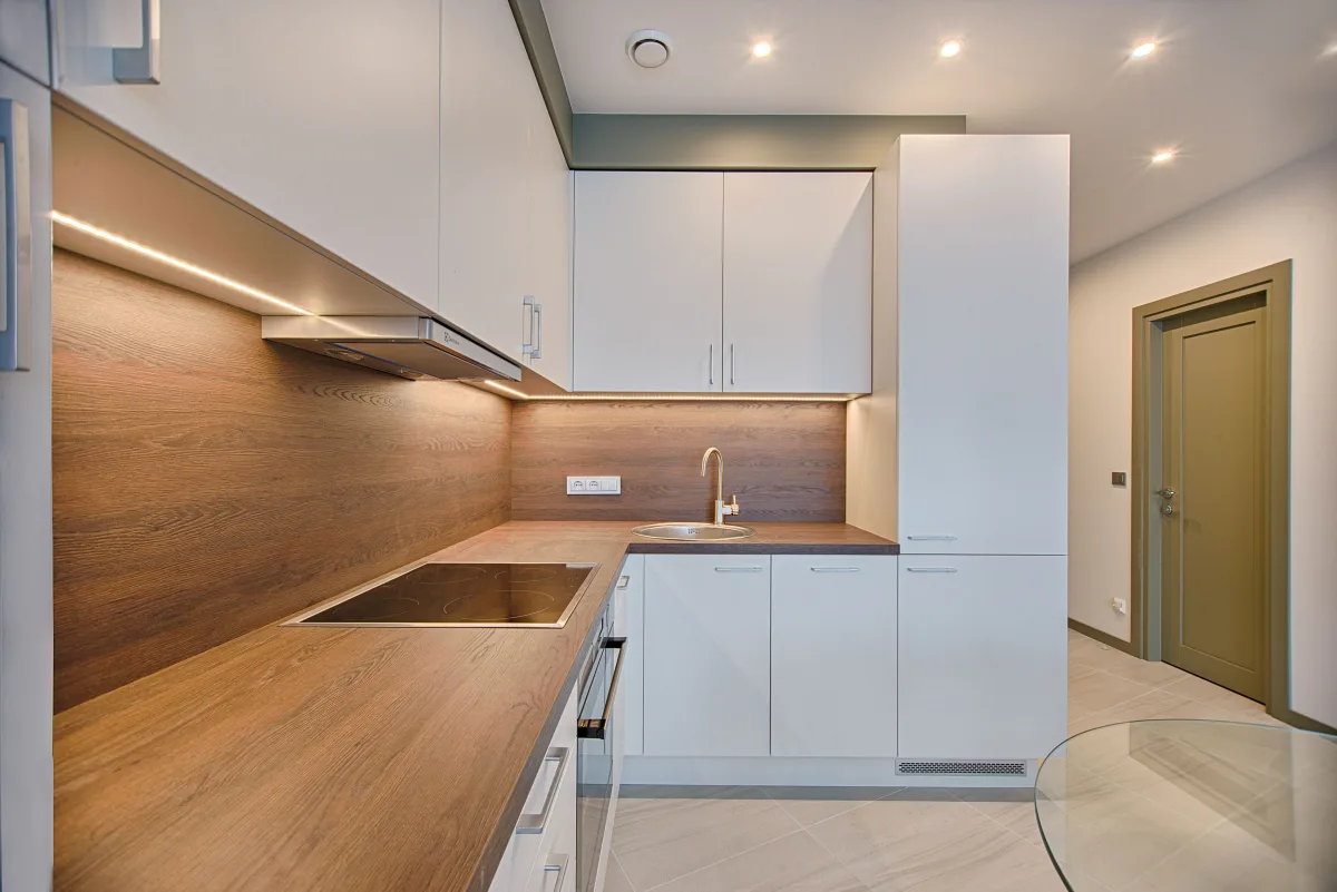 Moderná kuchyňa — HomeView ponúka navádzané recepty a hlasové časovače (Pexels)