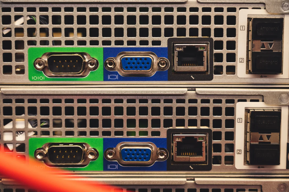 Microsoft dotrénoval vlastný model s 2,8 bilióna parametrov. MAI-Base-2 má znížiť závislosť od OpenAI