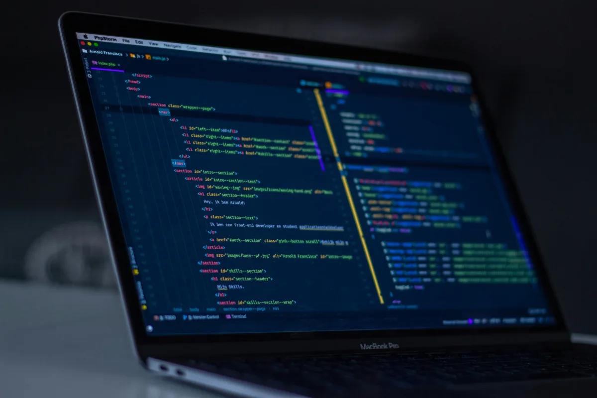 OpenAI odstriháva Cursor od svojich modelov. Feud s Muskom sa prenáša do dodávateľského reťazca AI nástrojov