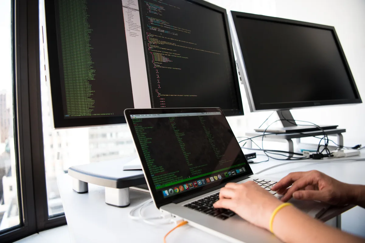 Plugin4Shell: zero-click zraniteľnosť zasiahla Claude Code, Codex, Copilot aj Gemini CLI. Aktualizujte — a skontrolujte pluginy