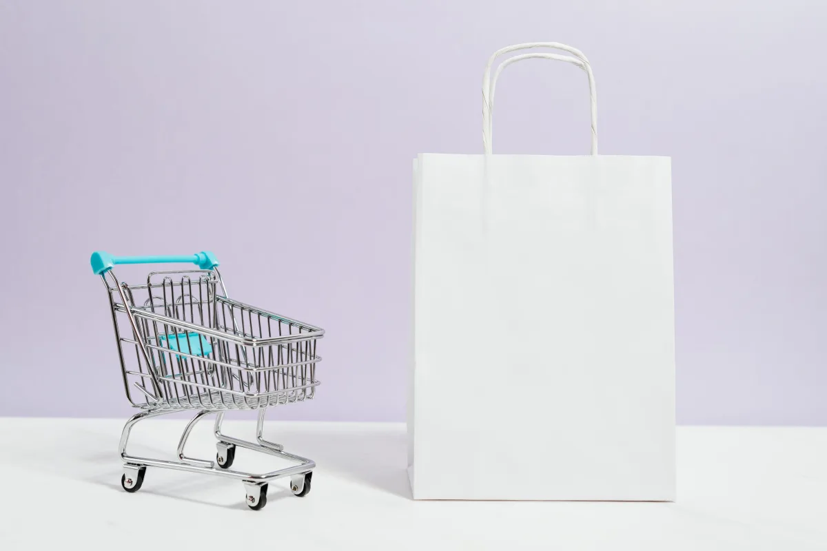 Walmart otvoril brány AI agentom, Amazon ich blokuje. Dva najväčší retaileri sa rozišli v kľúčovej otázke